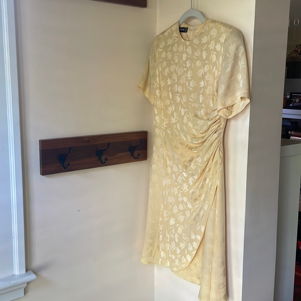 Beautiful 100% silk dress with flower design
